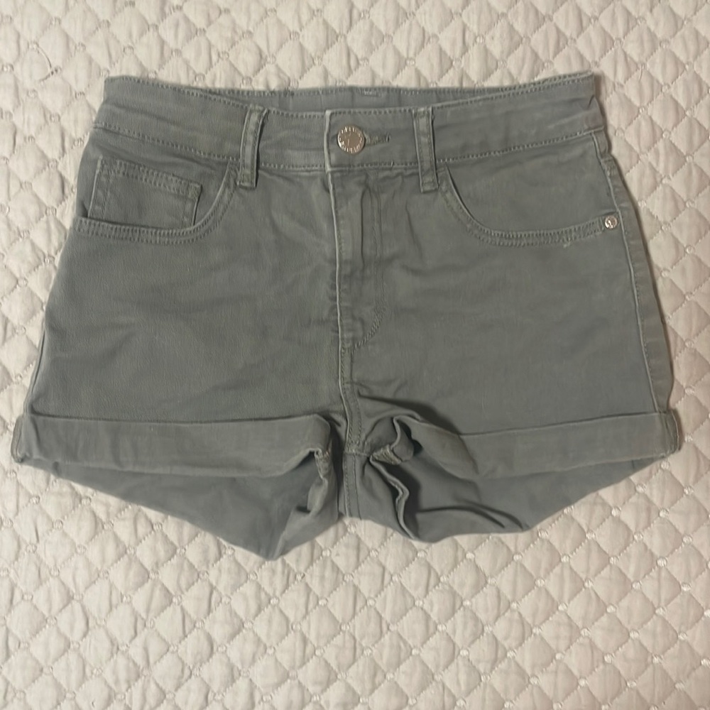 H&M Green shorts